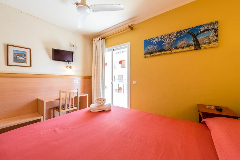 Hostal Residencia Europa Punico مدينة إيبيزا المظهر الخارجي الصورة