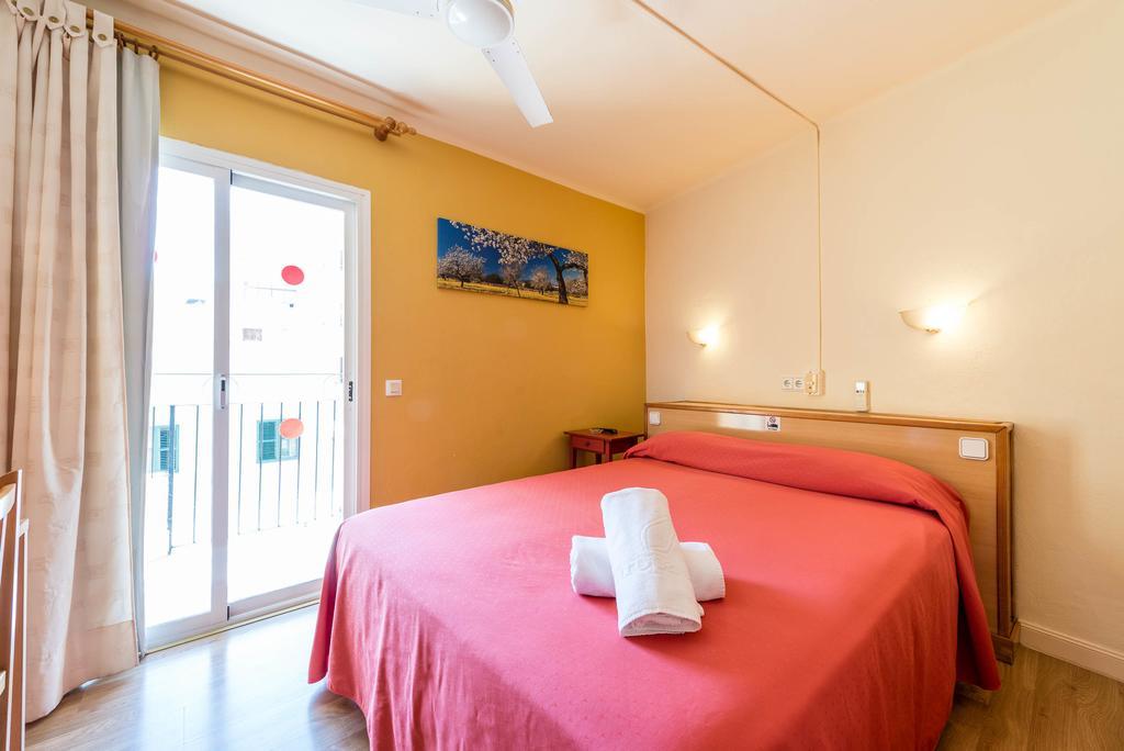 Hostal Residencia Europa Punico مدينة إيبيزا المظهر الخارجي الصورة