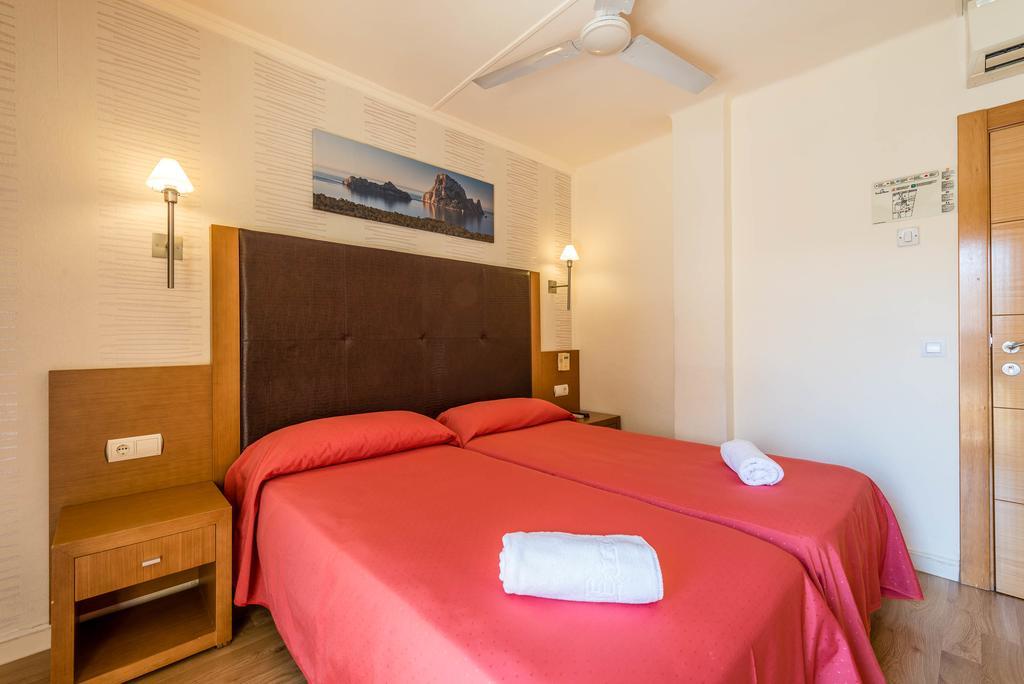 Hostal Residencia Europa Punico مدينة إيبيزا المظهر الخارجي الصورة