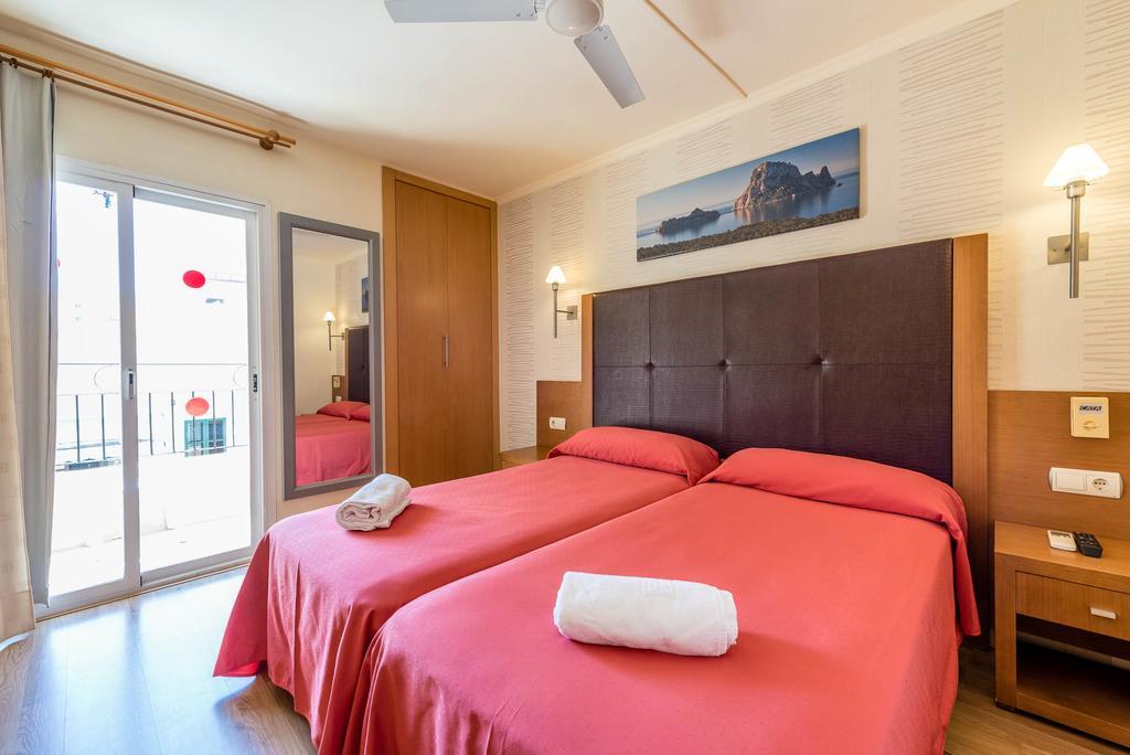 Hostal Residencia Europa Punico مدينة إيبيزا المظهر الخارجي الصورة
