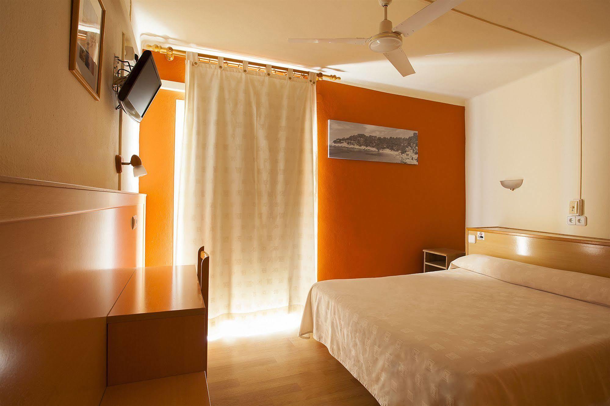 Hostal Residencia Europa Punico مدينة إيبيزا المظهر الخارجي الصورة