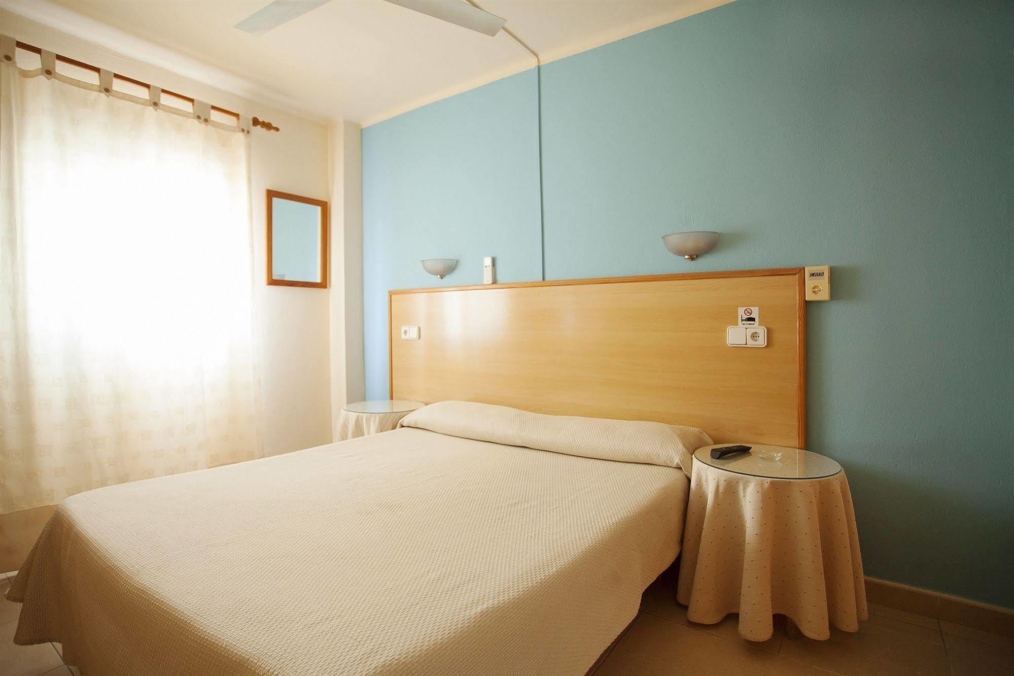 Hostal Residencia Europa Punico مدينة إيبيزا المظهر الخارجي الصورة